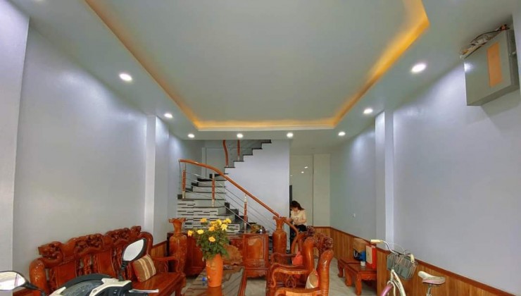 CHỈ HƠN 2 TỶ CÓ NGAY NHÀ ĐÔNG NGẠC. THỤY PHƯƠNG  - BẮC TỪ LIÊM - DT 40M2 , MT4,7M - 3 TẦNG . - DT35M2 - MT4M - 5 TẦNG